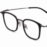 Bastien eyewear, close-up of the lenses and nose pad details