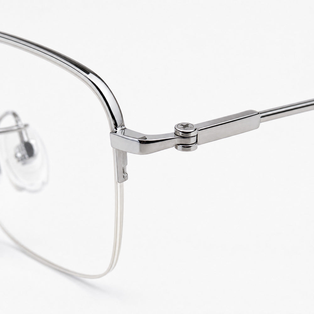 Sébastien eyewear, close-up of the frame, temple, and hinge construction