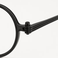 Léon eyewear, close-up of the frame, temple, and hinge construction