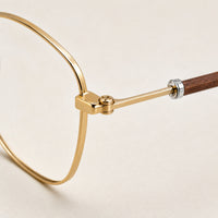 Thierry eyewear, close-up of the frame, temple, and hinge construction