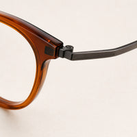 Paul eyewear, close-up of the frame, temple, and hinge construction