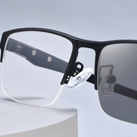 Gabriel eyewear, close-up of the lenses and nose pad details