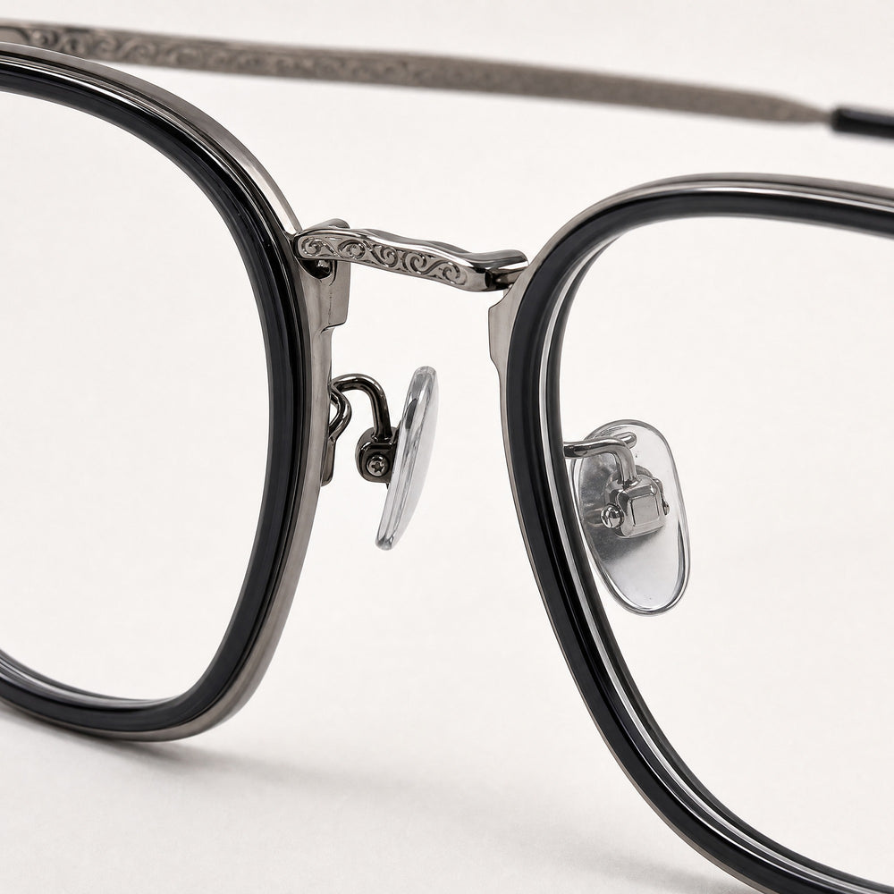 Jules eyewear, close-up of the lenses and nose pad details