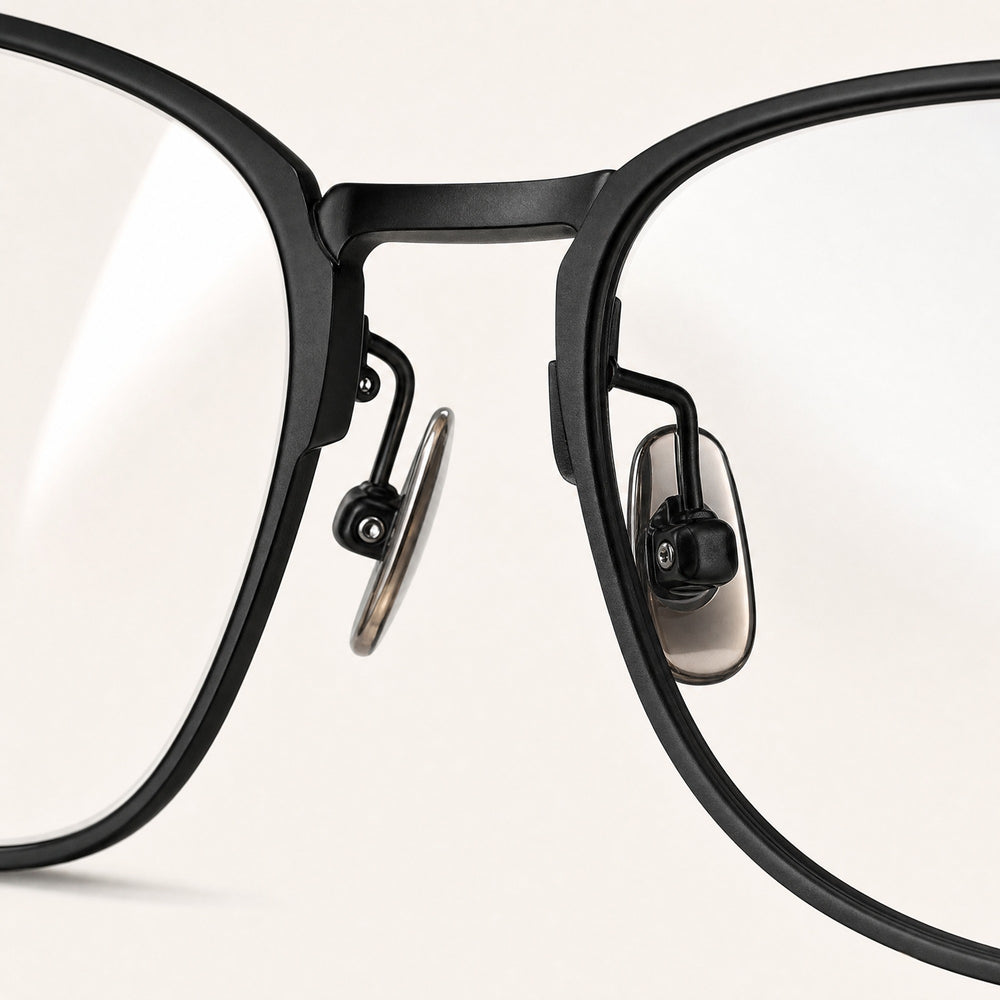 Fabien eyewear, close-up of the lenses and nose pad details