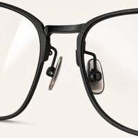 Fabien eyewear, close-up of the lenses and nose pad details