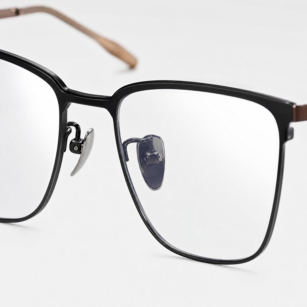 Alphonse eyewear, close-up of the lenses and nose pad details