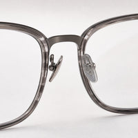 Gustave eyewear, close-up of the lenses and nose pad details
