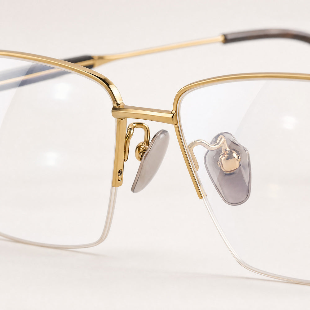 Clément eyewear, close-up of the lenses and nose pad details