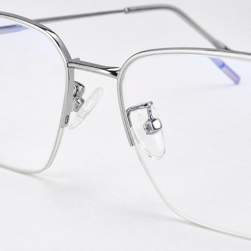 Sébastien eyewear, close-up of the lenses and nose pad details