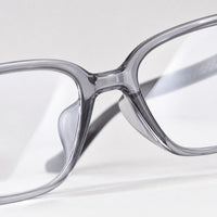 Sylvain eyewear, close-up of the lenses and nose pad details