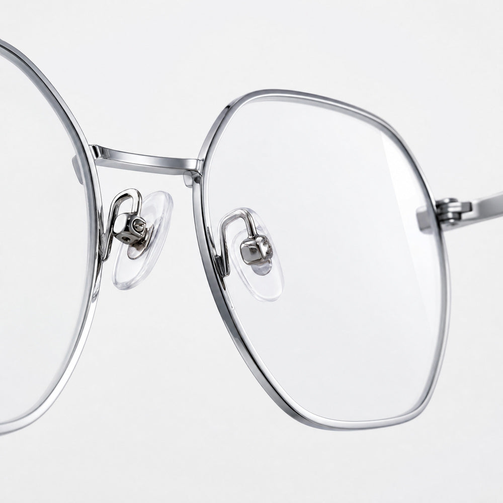 Simon eyewear, close-up of the lenses and nose pad details