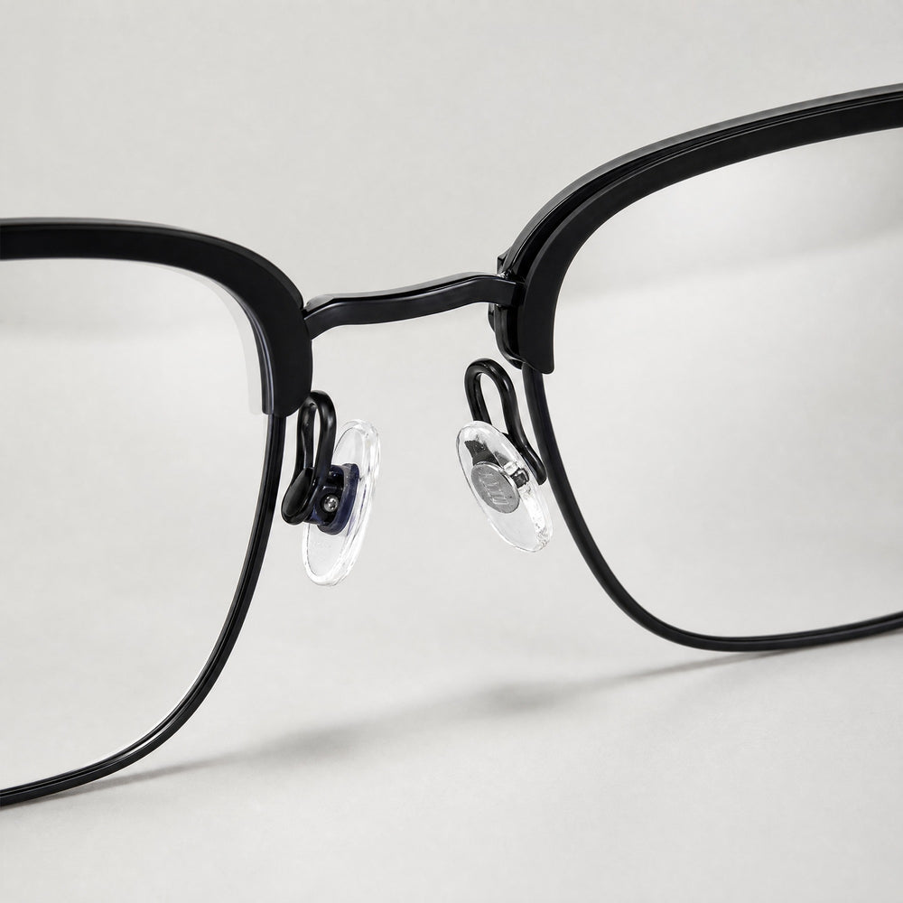 Étienne eyewear, close-up of the lenses and nose pad details