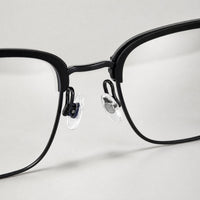 Étienne eyewear, close-up of the lenses and nose pad details