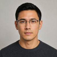 Aurélien eyewear, front view worn by an adult model