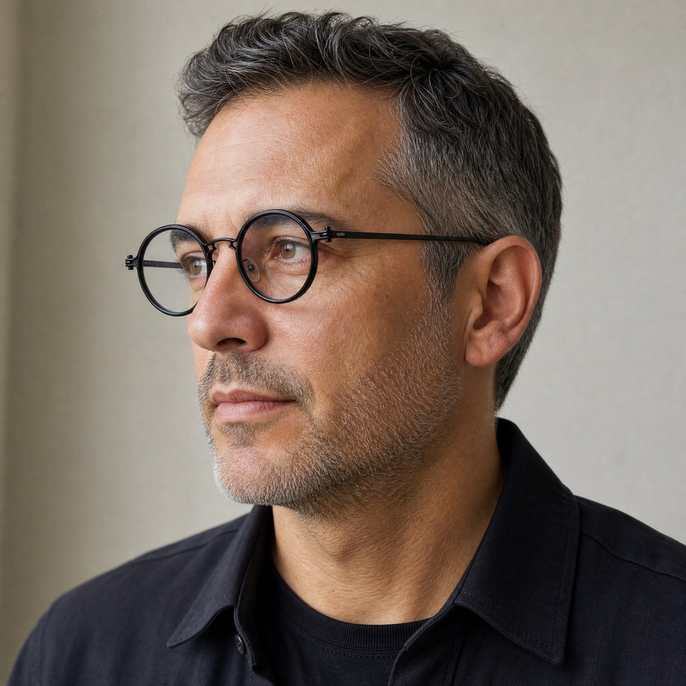 Léon eyewear, three-quarter side view showing the temple and hinge